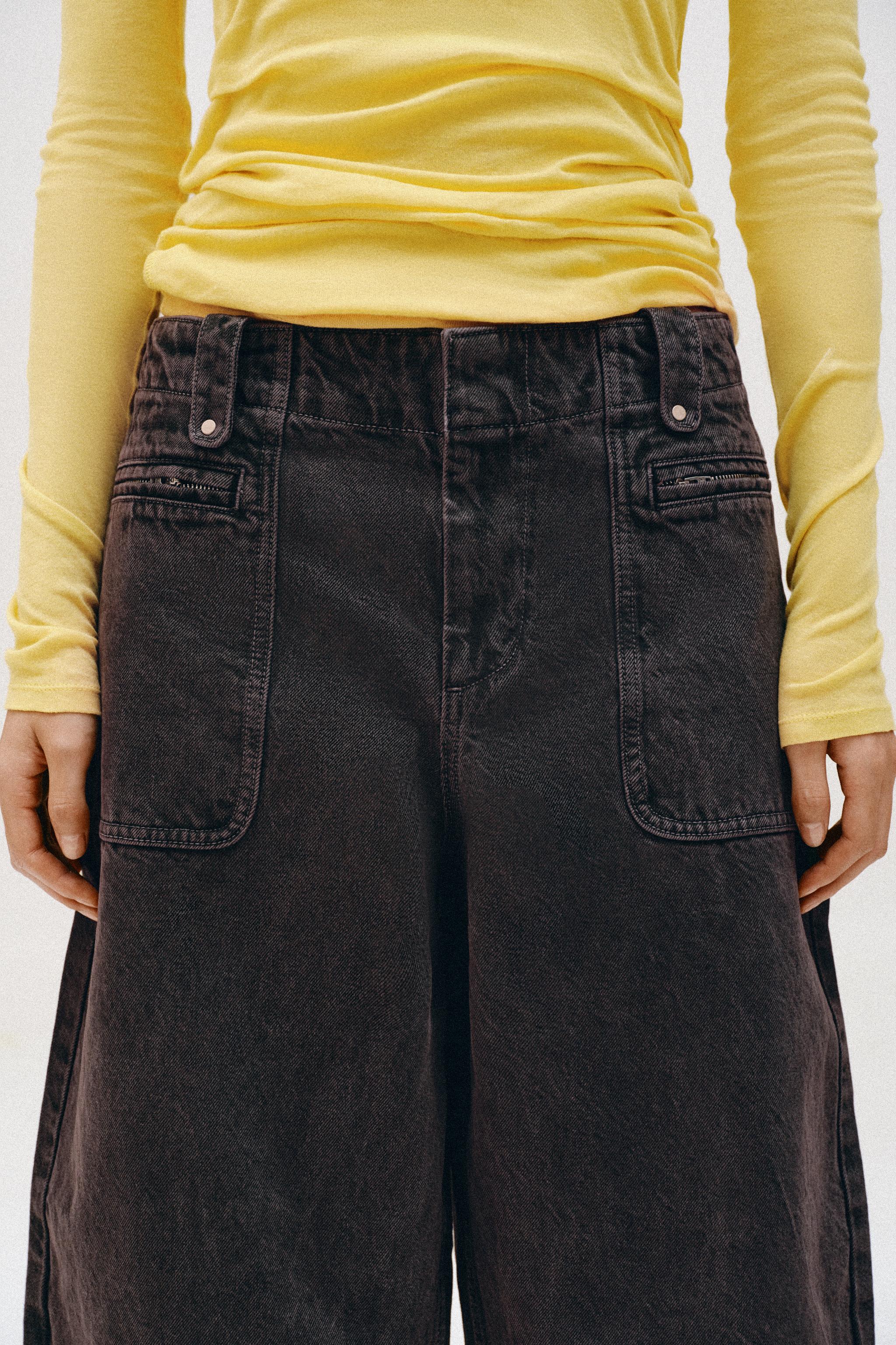 Z1975 MID-RISE BARREL CARGO JEANS